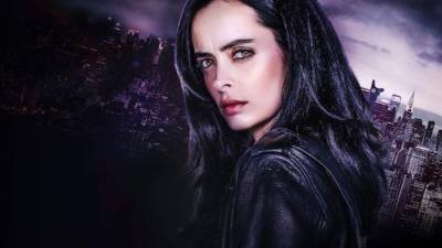 Jessica Jones es una detective privada con superpoderes.