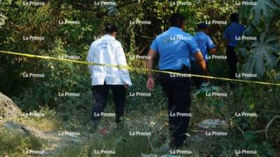 La DPI acordonó el área donde fue encontrado el cadáver.