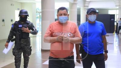 Santos Victoriano Reyes al interior de los juzgados en San Pedro Sula.