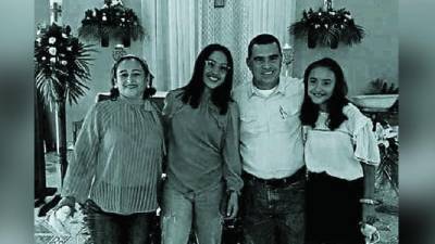 Discua junto a su familia.