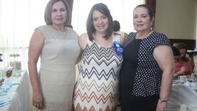 Compartieron la dicha Jazmina Canahuati, Rennée Ruiz de Canahuati y Mayda Ruiz.