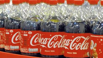 El gigante de las bebidas contempla la venta de la totalidad de sus operaciones de fabricación y distribución en EE.UU.