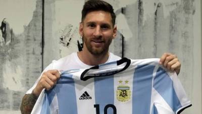 Messi, en un reportaje de Mundo Deportivo de España con la camiseta de la selección argentina.