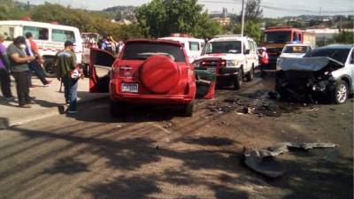 Conducir bajo los efectos del alcohol y el exceso de velocidad son factores de la mayoría de pérdidas humanas en calles y carreteras.