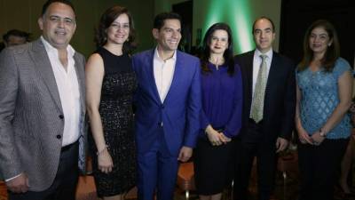 Armando y Karen Calidonio, Ismael Cala, Jessica y Emín Abufele y Ruth Marie Sabillón.