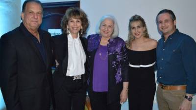 Edgardo y Patricia Canahuati, Naval Burbara, Tania y Elías Canahuati.