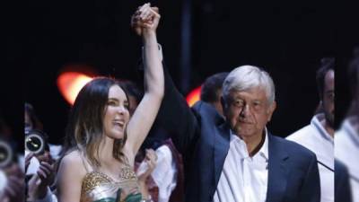 La cantante española Belinda hizo público su apoyo a López Obrador durante la campaña presidencial en México y participó en actos de campaña.