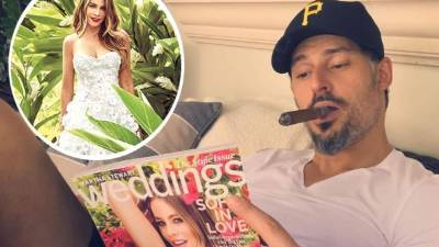 Joe Manganiello lee la revista donde Sofía Vergara sale vestida de novia.