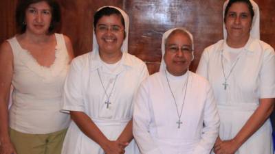 Patricia Poujol con las hermanas Patricia Aguilar, Isidora Hernández y Carla Rodríguez.