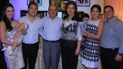 Alejandra, Montserrat, Ramsés, Ramsés, Olga, Said, Nohemí y Said Kawas.