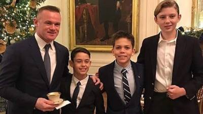 El futbolista Wayne Rooney fue invitado a la Casa Blanca junto a su familia por el hijo menor del presidente Trump./Instagram.