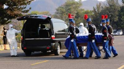 El funeral del expresidente Rafael Callejas no tuvo todos los actos de honor debido a la pandemia del COVID-19.