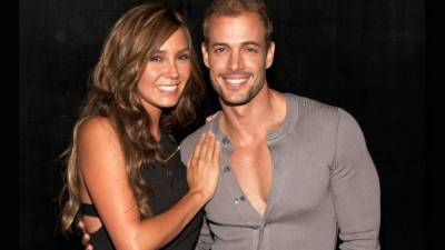 William Levy junto a su excompañera y madre de sus dos hijos, Elizabeth Gutiérrez.