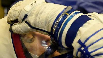 Los astronautas siguen con el método a la antigua, usar pañales.