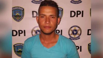 El detenido es Cristian Javier Valladares Silva, de 20 años de edad, originario y residente del sector antes mencionado.