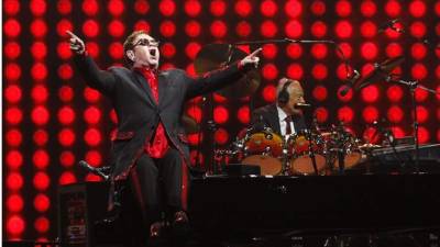 Se espera que el artista se recupere por completo y regrese a los escenarios el 3 de junio en Twickenham (Inglaterra).