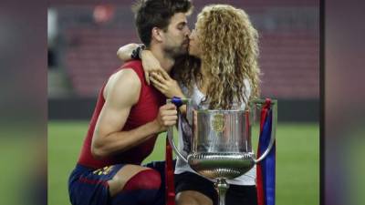 Piqué y Shakira se fundieron en este beso al término de la final de la Copa del Rey de fútbol ante el Athletic de Bilbao disputada en el Camp Nou.