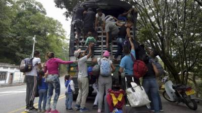 El éxodo de migrantes venezolanos hacia Colombia y otros países sudamericanos continúa en auge en medio de la crisis política en su país que acapara la atención mundial.