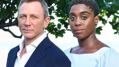 El actor Daniel Craig estaría siendo reemplazado por la actriz británica Lashana Lynch en la saga del espía James Bond.