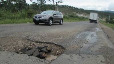 Hay tres fallas geológicas en la carretera de oriente que afecta la circulación de vehículos.
