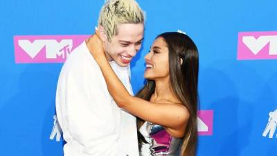 Pete Davidson y Ariana Grande se habían comprometido hace unos cuatro meses.