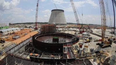 Toshiba parecía encaminada a aprovechar un renacimiento de la energía nuclear, pero el anuncio de una enorme rebaja contable amenaza su viabilidad.