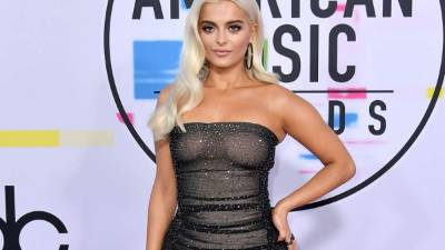 Bebe Rexha denunció a los diseñadores que se niegan a hacerle un vestido solo por su talla.