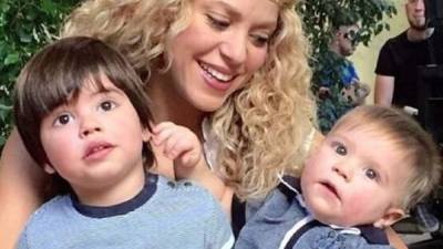 Shakira publicó una foto de sus dos hijos Milan y Sasha.