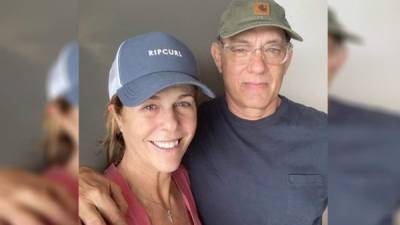 El actor estadounidense Tom Hanks y su Rita Wilson reaparecieron tras dar positivo al nuevo coronavirus.