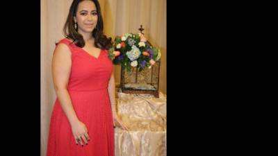 Victoria Elena Saybe Bendeck agradeció a su grupo social la grata sorpresa.