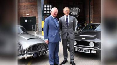 El príncipe Carlo y Daniel Craig. Foto: Instagram