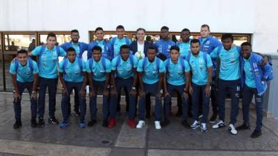 Los jugadores de la Sub-21 de Honduras fueron homenajeados por la Fenafuth. Foto Juan Salgado