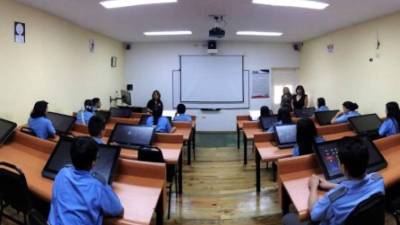 La educación técnica sigue siendo necesaria para el desarrollo del país.