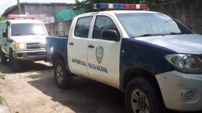 La Policía Nacional y Medicina Forense llegaron al lugar para proceder con la investigación y levantamiento legal del cadáver.