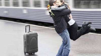 Este tipo de relaciones puede ayudar a prolongar la fase de enamoramiento, a aprender a valorar al otro, a echarle de menos...