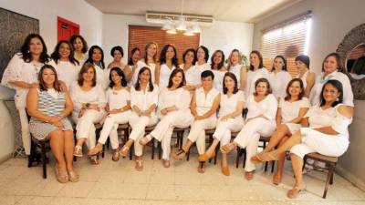 Las graduadas de 1979 del instituto María Auxiliadora compartieron esa hermosa dicha de ser amigas.