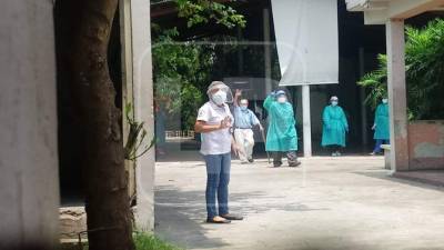 La Secretaría de Salud informó que los ancianos afectados por el virus están estables y bajo tratamiento médico.