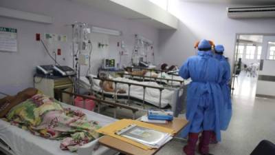 Continúa en crecimiento el ingreso de pacientes COVID-19 a los hospitales del país.