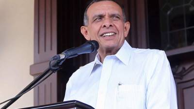 El expresidente Lobo dijo que está pendiente de cualquier llamado del Ministerio Público de Honduras.