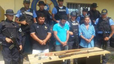 Tres sospechosos de robo fueron capturados con armas de fuego.