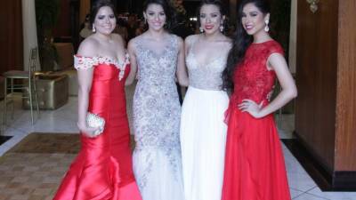 Diana Suazo, Giana Zablah, Ivonne Ríos y Paola Zavala.