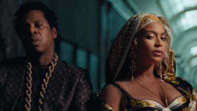 Beyoncé y Jaz-Z también lanzó el vídeoclip del sencillo 'Apeshit', grabado en el museo del Louvre. Foto YouTube.