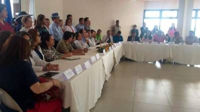 Representantes del Colegio Médico de Honduras y de los sindicatos del sector Salud dieron el anuncio en conferenfia de prensa.