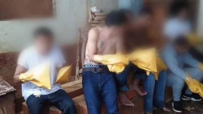 Los cinco sospechosos de perpetrar el violento ataque dentro de la prisión.