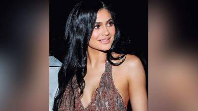 La estrella tuvo la oportunidad de vivir en primera persona el tradicional baile de graduación, a los que ella nunca había tenido la oportunidad de asistir por haber estudiado en casa desde su infancia.