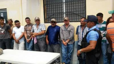 En imagen los imputados cuando se desarrolló la audiencia de declaración de imputado el pasado viernes en San Pedro Sula. Foto de archivo.