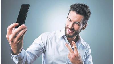 'Creo que detrás de esa guapura hay algo de ti que necesitas descubrir para poder cambiarlo o aceptarlo y que de esa manera puedas lograr tener una vida más plena', le comenta la Doctora Corazón.