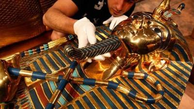 La emblemática tumba no fue restaurada correctamente.