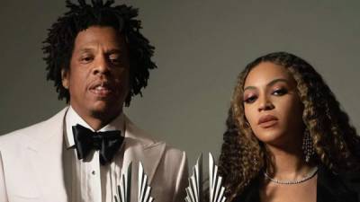 En 2017, Forbes dijo que Jay-Z y Beyoncé habían amasado oficialmente un patrimonio conjunto de 1.000 millones de dólares.
