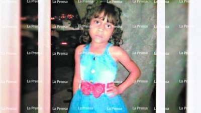 A pesar de que intentaron salvar a la pequeña llevándola a una clínica, ella murió al llegar.